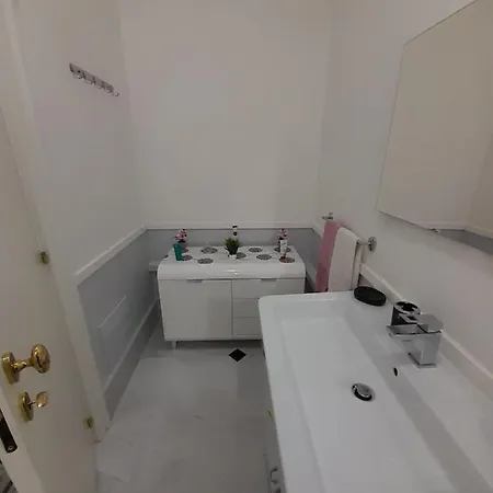 Renella Apartment *